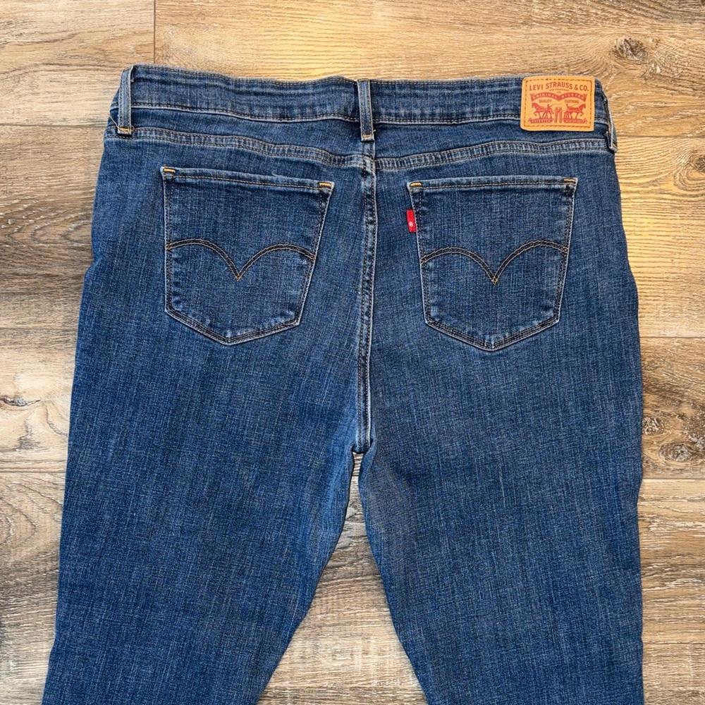 Levi's Women's 711 Skinny Denim Jeans